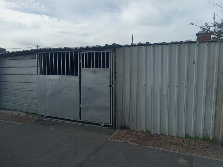 4 Bedroom Property for Sale in Manenberg Western Cape